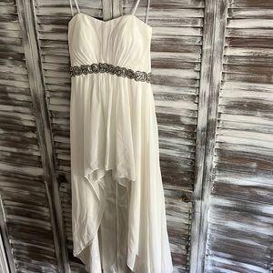 High low white dress evening dress perfect for a gala, wedding or prom.